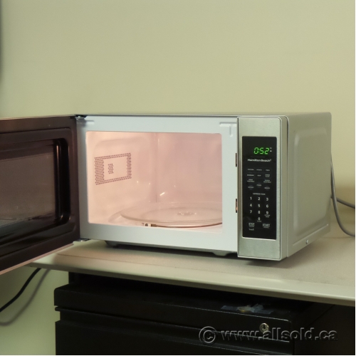 Hamilton Beach Stainless Steel 0.7 cu ft 700W Microwave Oven Allsold